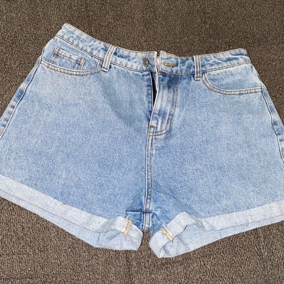 Crybaby 90s jean shorts - Picture 2 of 5